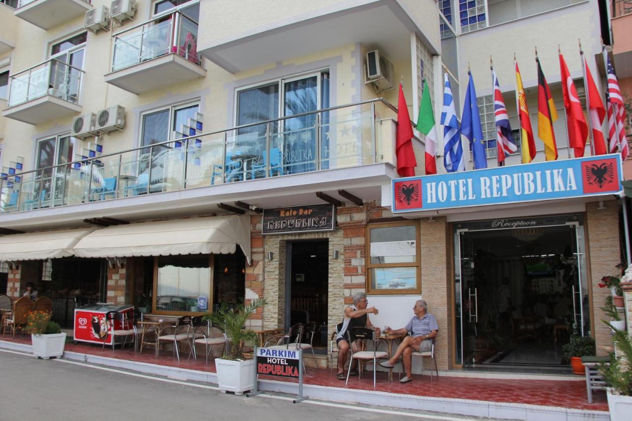 Republika Hotel 3*